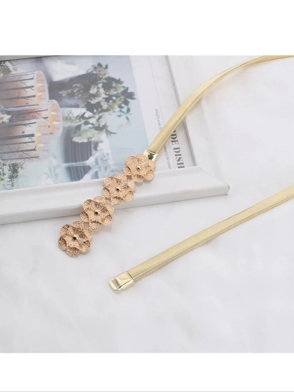 Gold-Tone Floral Elastic Waist Belt Size Small NIP